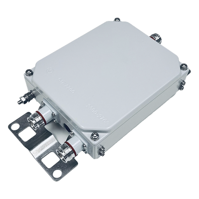 Diplexor / 617-2180 MHz & 2300-2700 MHz / 200 W / -161 dBc PIM / 4.3-10 Hembra / IP67