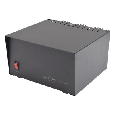 Fuente de Poder Lineal / 13.8 VCC / 16 A Continuos / 20 A Máximo / 115 VCA Entrada / 0.76 x 0.44 x 0.86 pies / 18.1 lbs